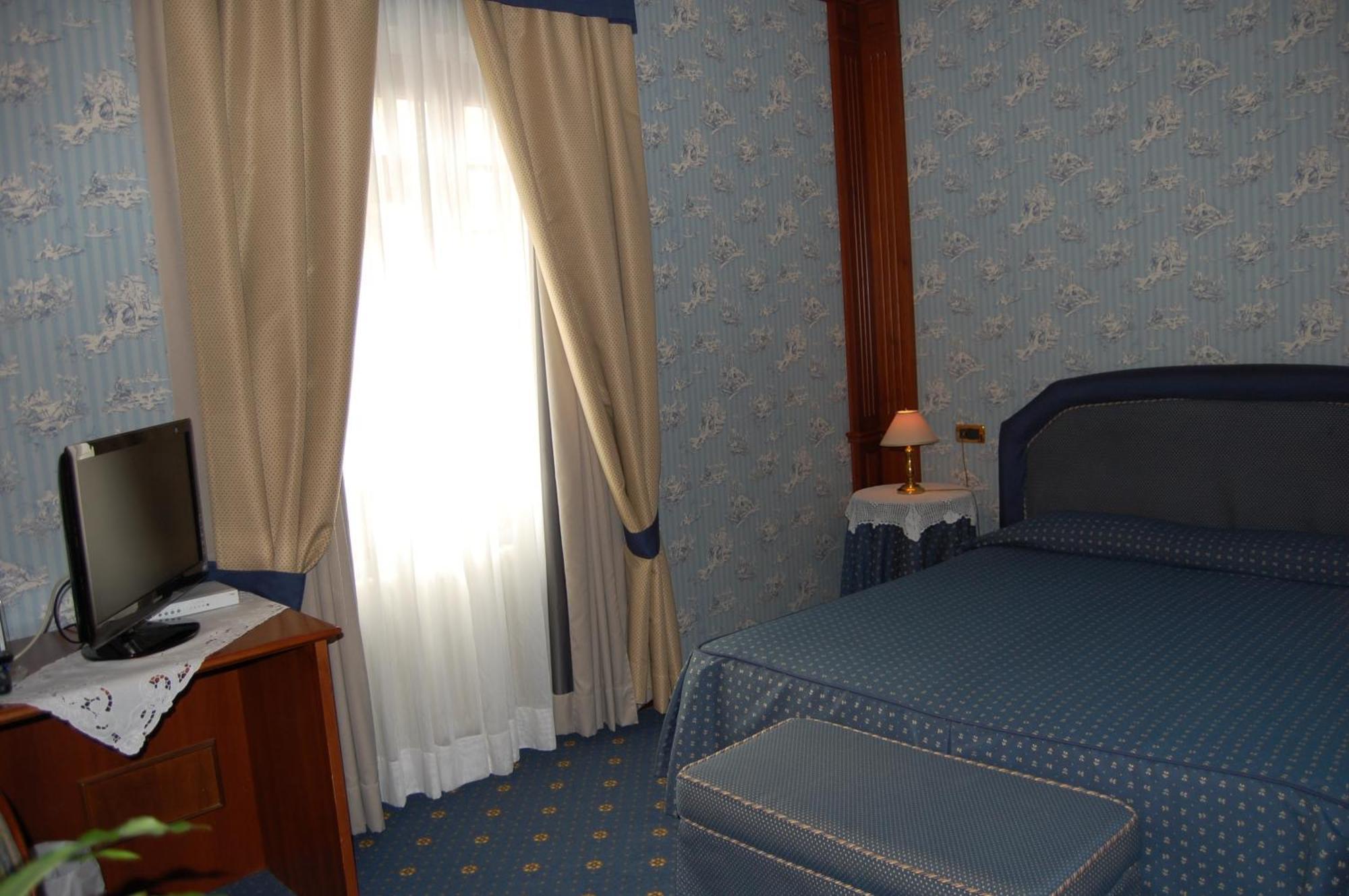 Hotel Olympic Saint-Vincent Room photo